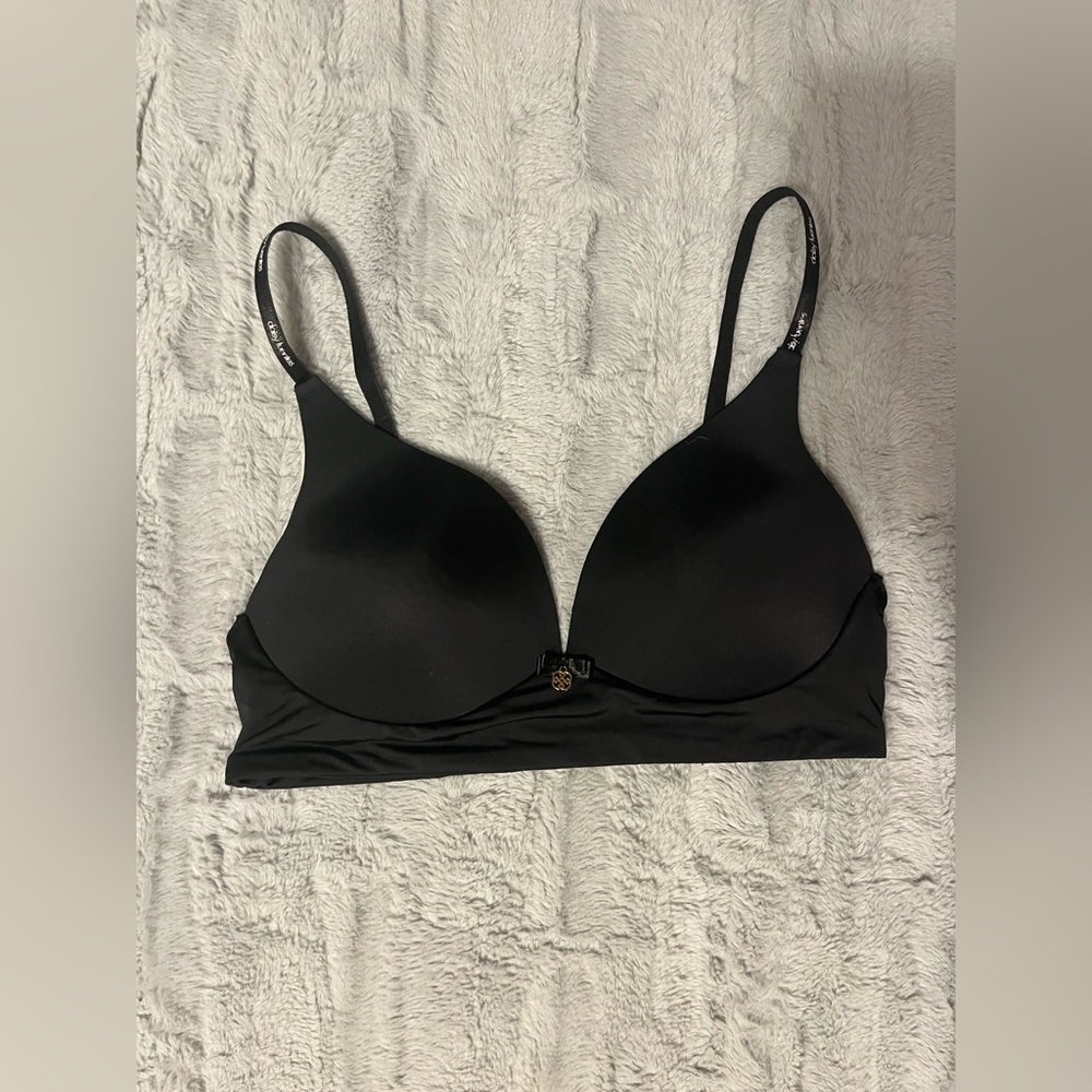 (Daisy Fuentes) Black silk Wireless Bra